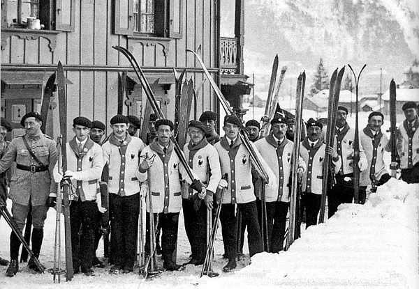 Couttet Champion, Capitaine des Équipes Françaises de Ski aux premiers Jeux Olympiques d'Hiver à Chamonix en 1924